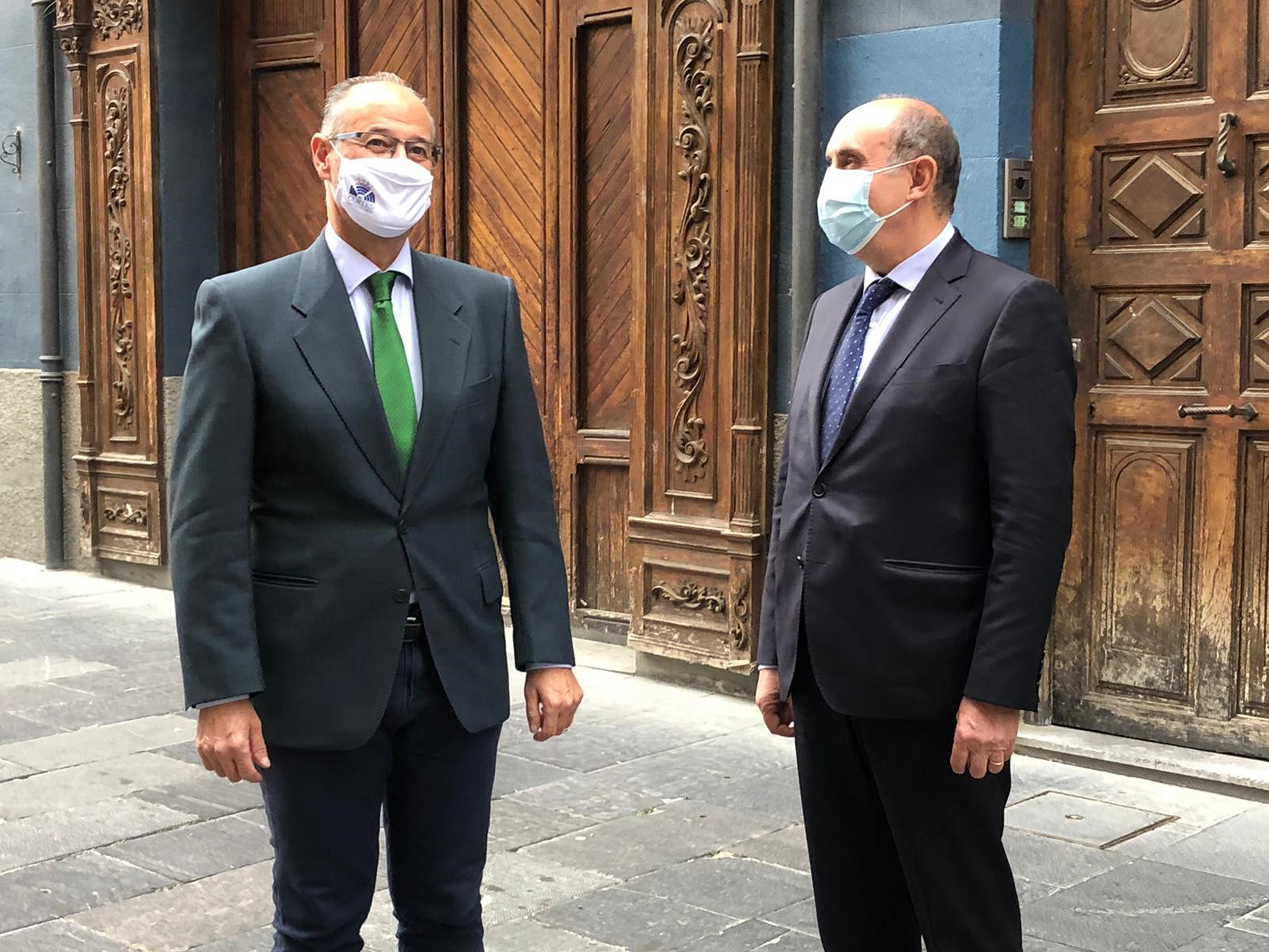 Foto 1 - Visita del presidente de las Cortes al Procurador del Común